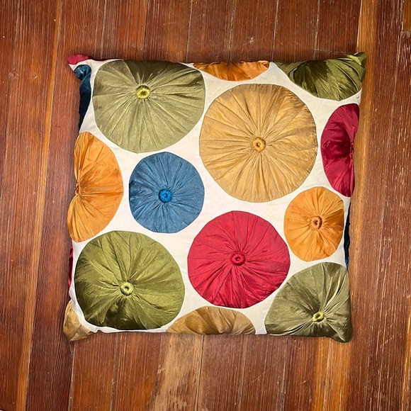 Pier 1 Accents 9s Y2k Vtg Pier Throw Pillow With Circular Florets